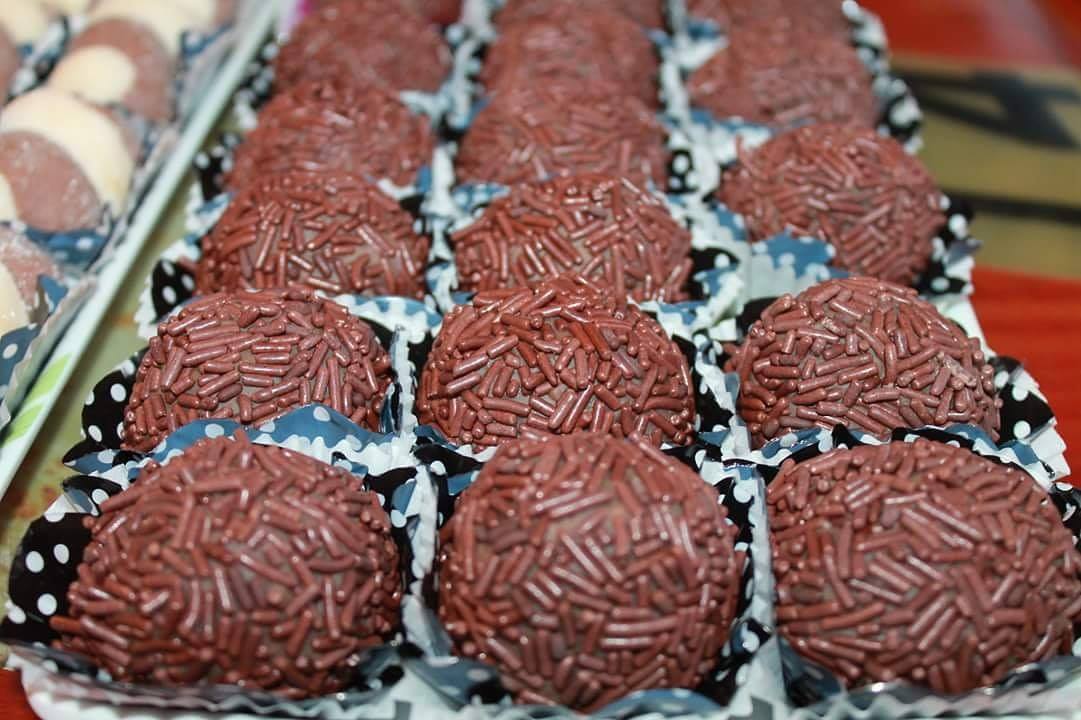 ALTAS HORAS LANCHES foto